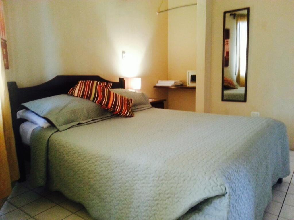 Hotel Mango Mar Jacó Quarto foto